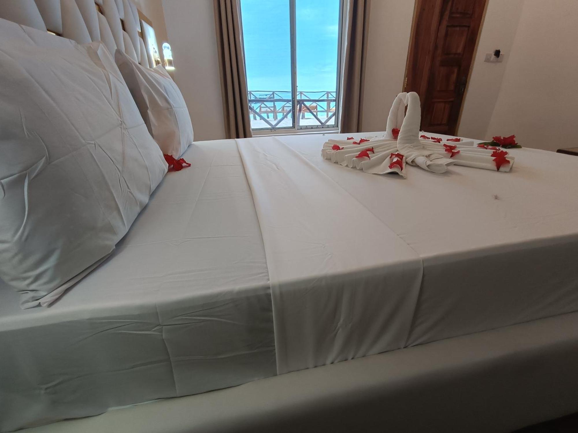 Zanzi Beach Hotel Nungwi Bagian luar foto